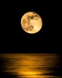 full-moon-over-ocean